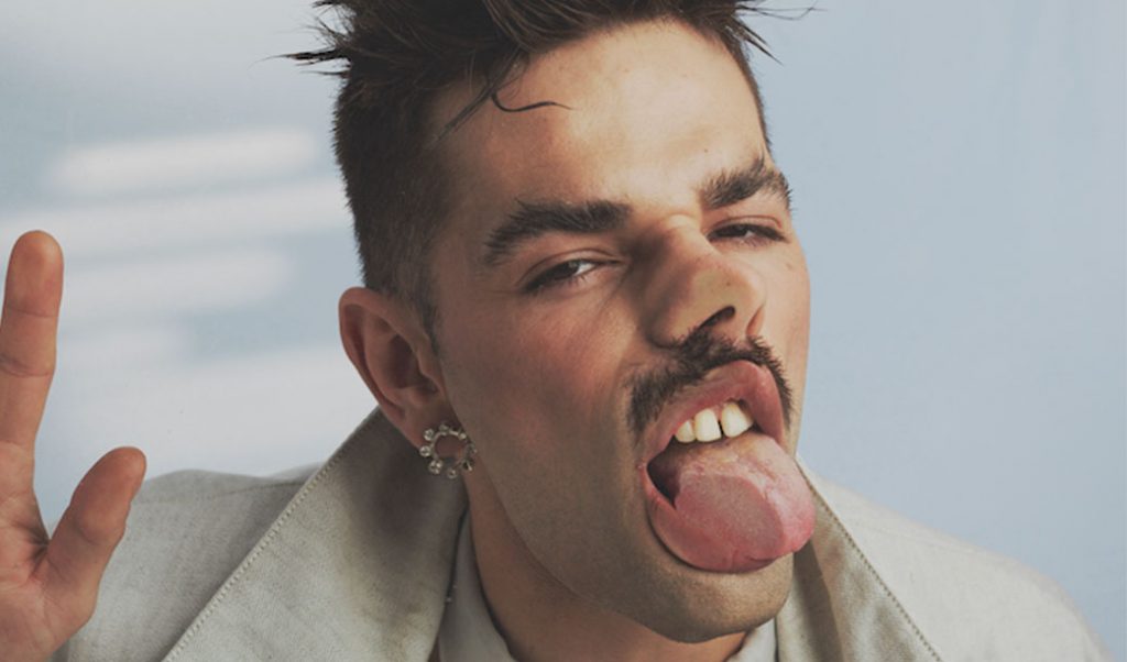 Fffffffashion! Conheça Lucky Love, o cantor que botou seu single no famoso desfile do John Galliano em Paris e já está escalado para grande festival