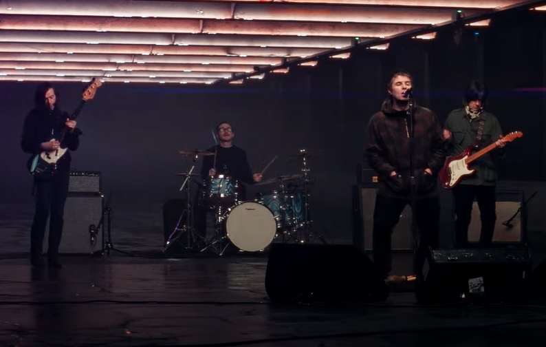 Caminhando para o topo mais uma vez, Liam Gallagher e John Squire soltam novo single e revelam parceiros de banda