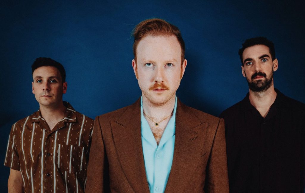 Popnotas 2 – Um giro pelas novas músicas do Two Door Cinema Club, Kim Gordon e do duo King Hannah, com participação especial da Sharon Van Etten