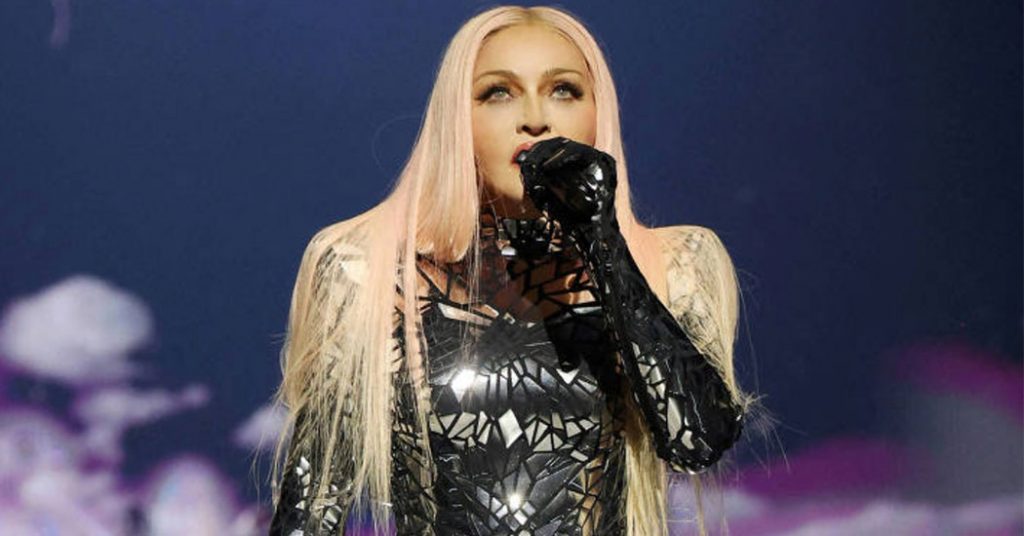 Popnotas – Madonna feshow! Dua Lipa acústica, no sofá. E a session de rádio do Kills