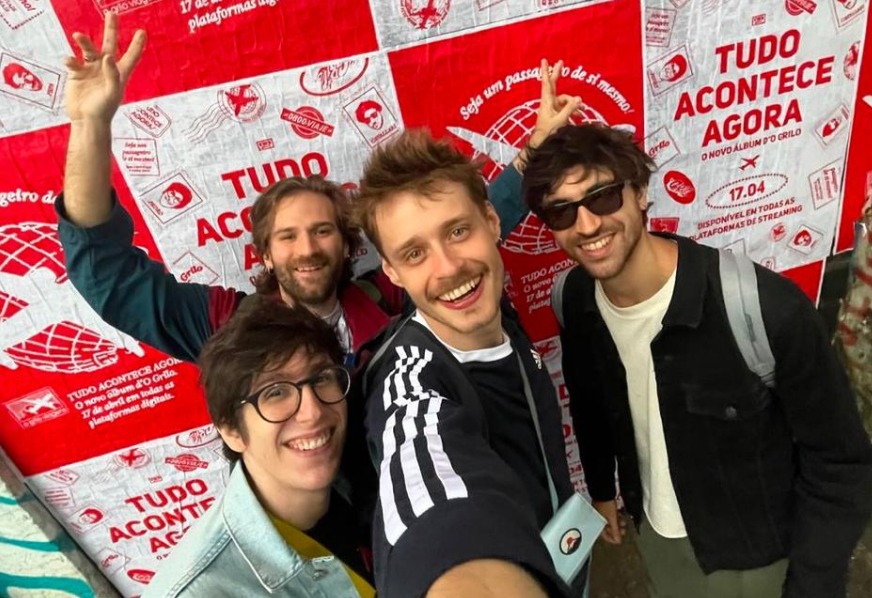 CENA – O aqui e agora da banda O Grilo. Já ouviu o disco novo? Já leu a entrevista?