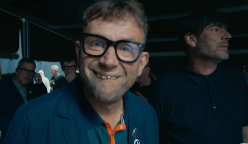 Popnotas – O fim do Blur nas telonas. O fim do OFF! nos palcos. E a IA sem fim botando o Richard Ashcroft para cantar Oasis