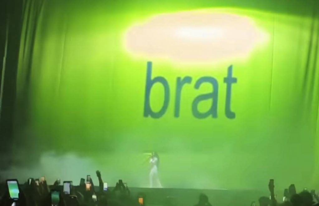 O mundo verde de Charli XCX. Prepare-se para “Brat”, o próximo álbum dela, que chega sexta