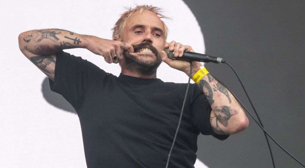 A Bélgica é logo ali. Confira shows completos e explosivos de IDLES, do “nosso” The Hives e muito mais no Rock Werchter