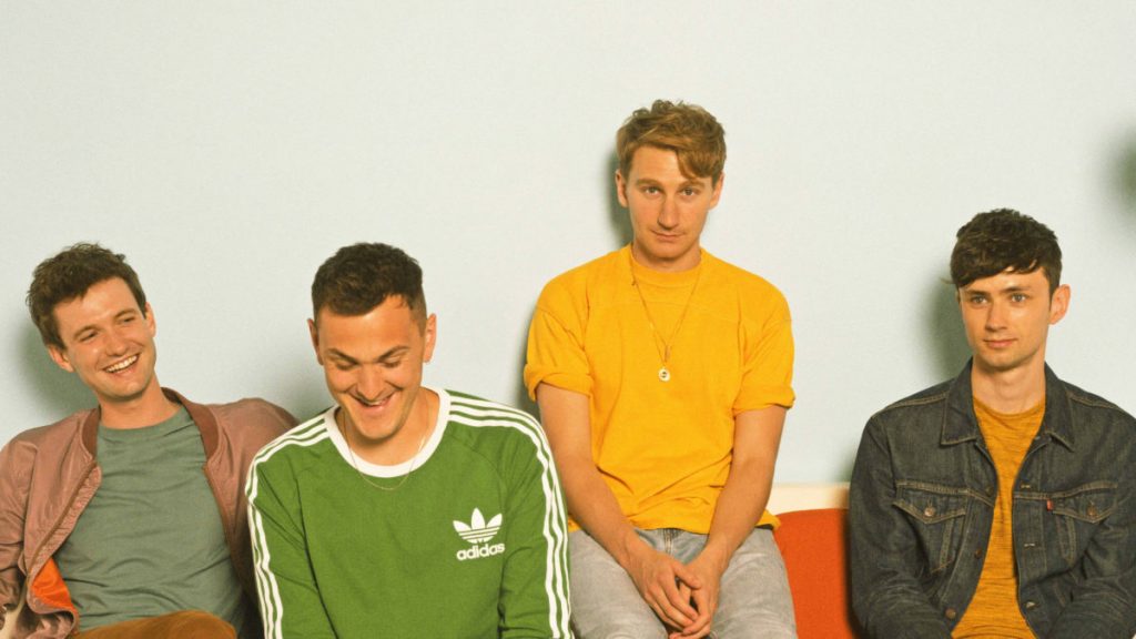 Popnotas discos – Glass Animals se desafia em “I Love You So F***ing Much”. O primeiro álbum do Los Campesinos! em 7 anos. E a trilha sonora da “morte” de Childish Gambino