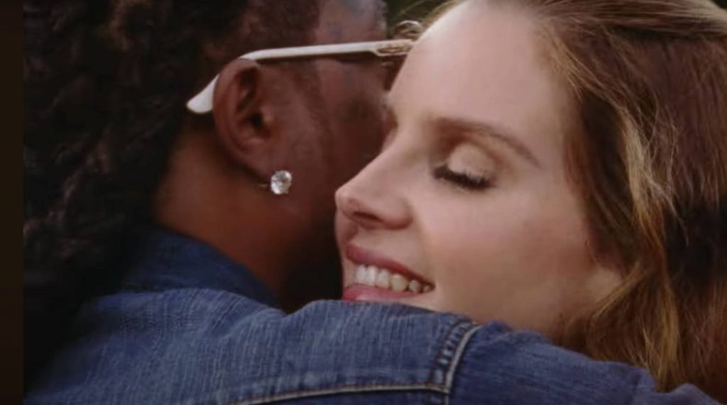 A (agora country-girl) Lana Del Rey chama o Quavo para o novo single. Confira “Tough”, som e vídeo