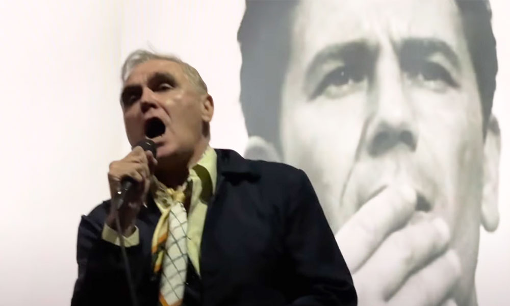 O “boca grande” Morrissey ataca novamente. Cantor retoma os shows em Las Vegas (vem pagar os nossos!)