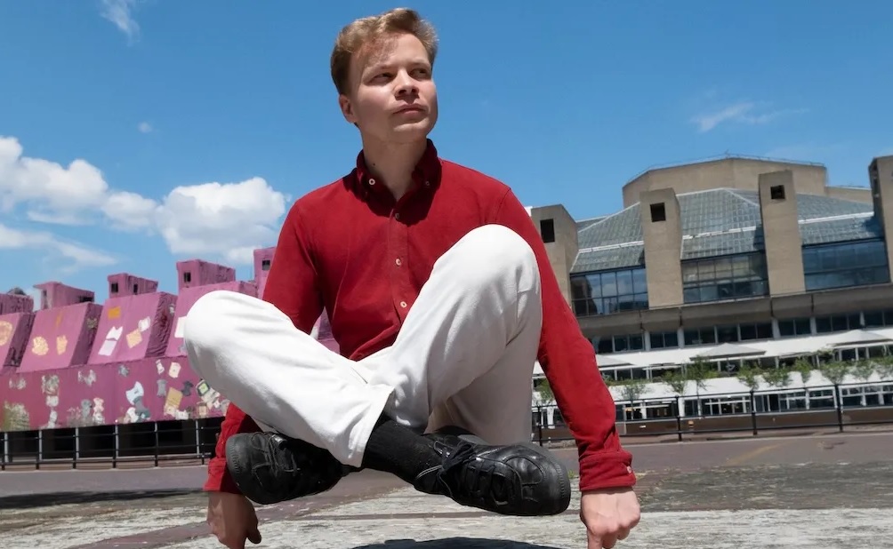 A vida depois do Black Midi: Geordie Greep anuncia disco solo gravado parcialmente no Brasil. Hein?