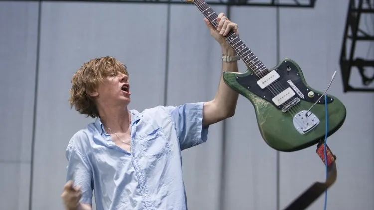 Popnotas – Thurston Moore na área. Josh Homme no hospital. E o Jeff Wilco com a Mavis Staples na TV