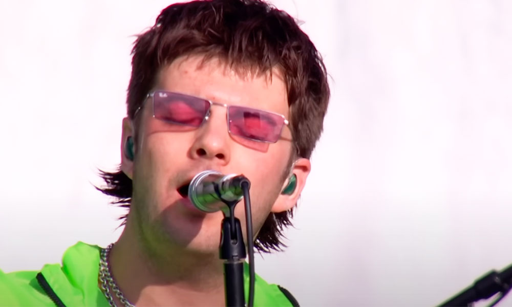 Fontaines D.C. vira gigante no Reading Festival. Veja performance da banda para a absurda “In the Modern World”