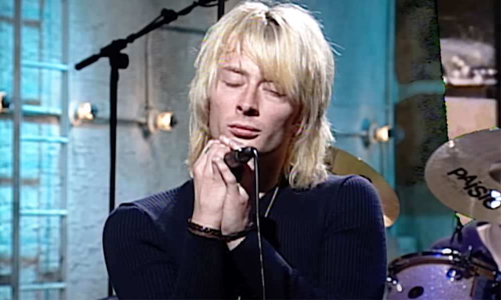 Vídeo “novo”. Thom Yorke loiro, “Creep” ao vivo pela primeira vez na TV americana, aquelas coisas. Temos!