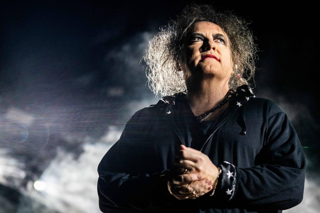 Popnotas – Novo disco do The Cure ganha site e canal de Whatsapp. A turnê especial do Supergrass. E o AIR que a gente precisa, ao vivo, em Londres