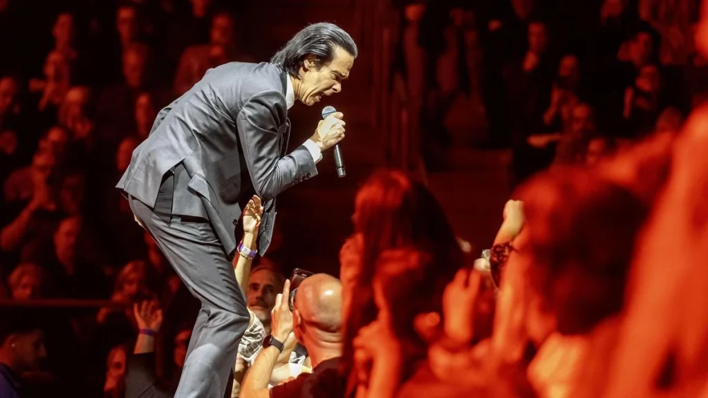 Atenção: Nick Cave e os Bad Seeds começam turnê pela Europa e tocam até Grinderman