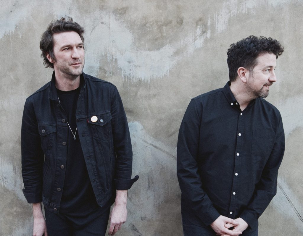 O adeus agridoce do Japandroids em “Fate & Alcohol”, novo e último disco da carreira do duo