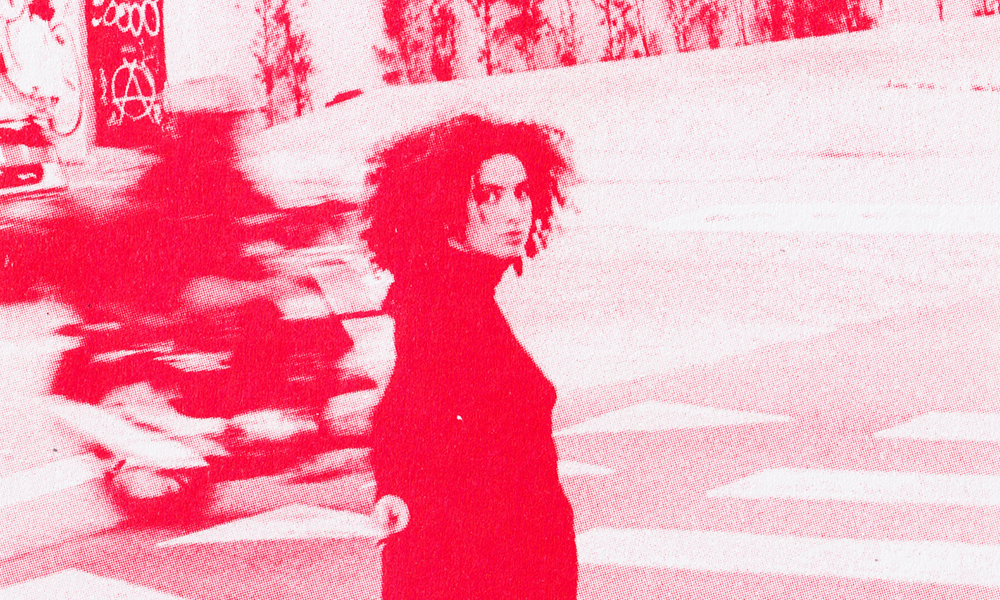 CENA – Sozinha porém bem acompanhada, Dora Morelenbaum encontra o amor em seu primeiro disco solo