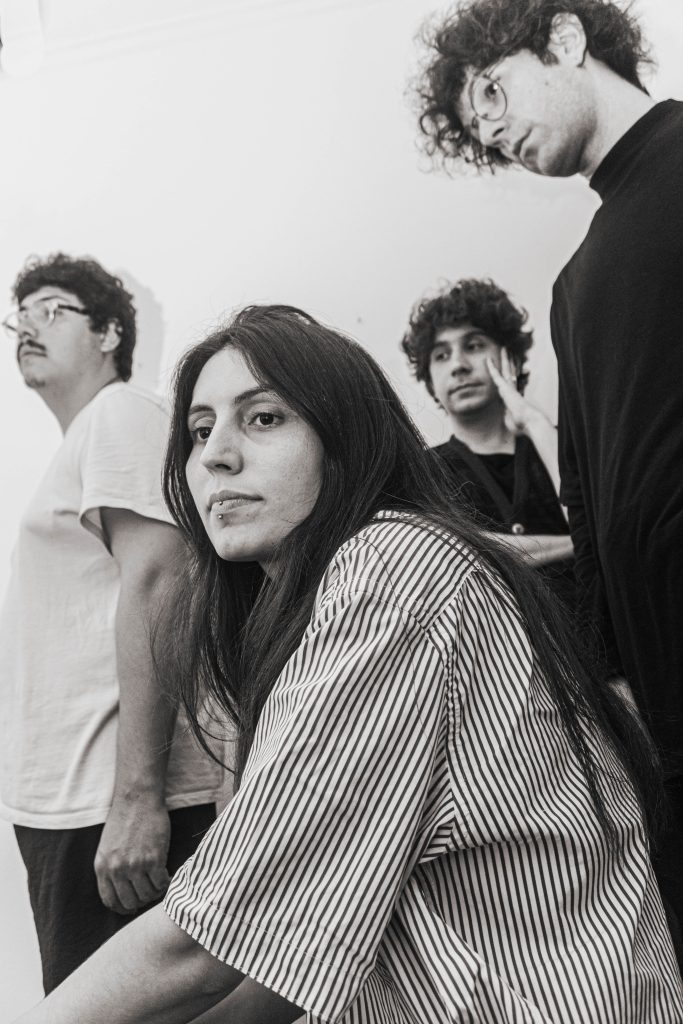 CENA – Supervão, entre amores, vícios, indie e nostalgia f*da, lança o excelente “Amores e Vícios da Geração Nostalgia”