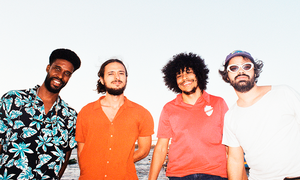CENA – Boogarins bagunça conceitos e fica ainda maior com “Bacuri”, seu primeiro álbum em cinco anos