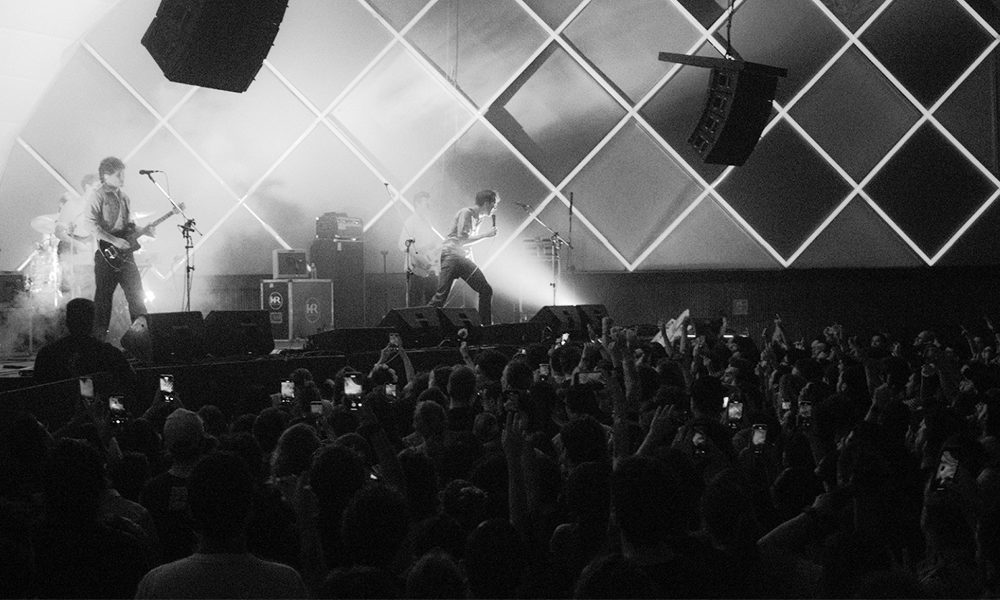 A nostalgia é “f*da”. A passagem rápida dos Vaccines por SP ativou muitas memórias indies. Leia conversa com Justin… Young!
