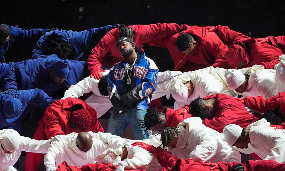 O Drake estava assistindo? Kendrick Lamar brilha no Super Bowl (e com a ex do Drake…)