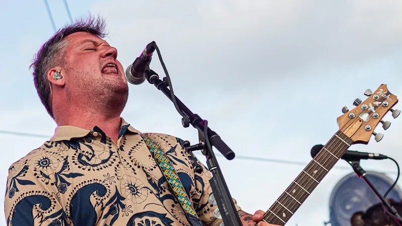 Indie em alto-mar: Modest Mouse vai arrastar o Mannequin Pussy, Kurt Vile e mais uma galera para um festival no meio do oceano