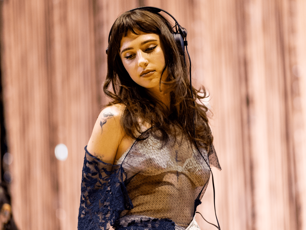 Coachella no sofá, versão feriadão: confira, de novo, shows de Charli XCX, Lady Gaga, Clairo e muito mais, ao vivo da Califórnia