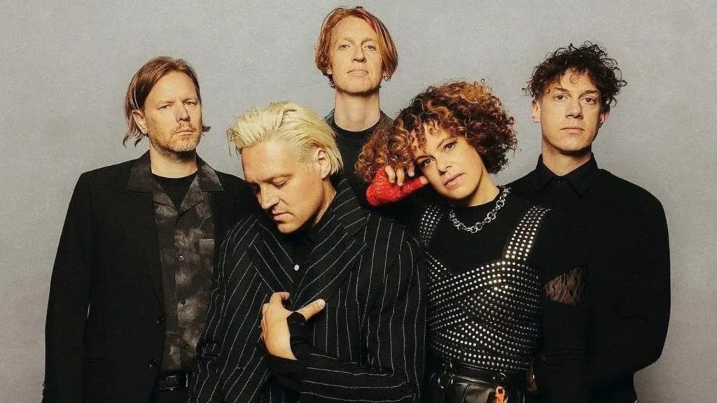 Quem ainda liga para o Arcade Fire? Nós! Mas, atenção: a banda não é mais a mesma…