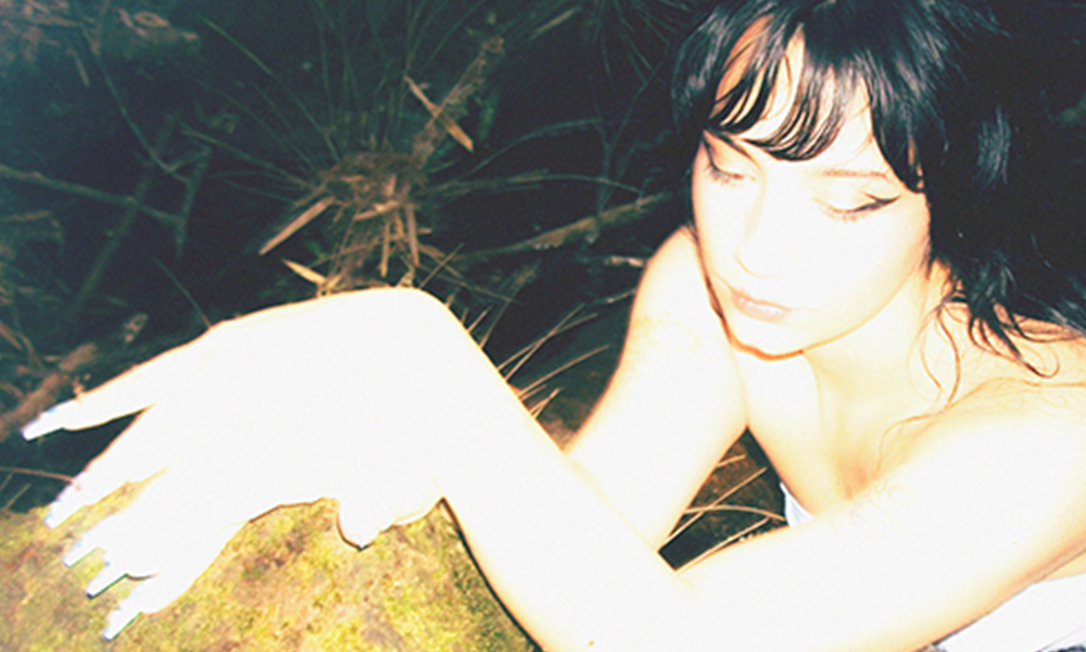 CENA – O indie curitibano chega ao anime. Juia lança o dançante single “Lua Marinha”