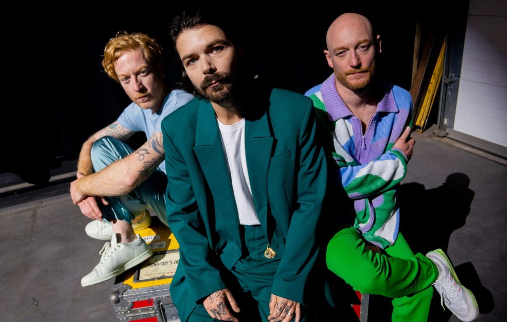 Popnotas – A volta do Biffy Clyro, falando de amor com seu jeitinho pesado. Mais uma inédita do Bruce Springsteen. E o disco todo em galês do Gruff Rhys