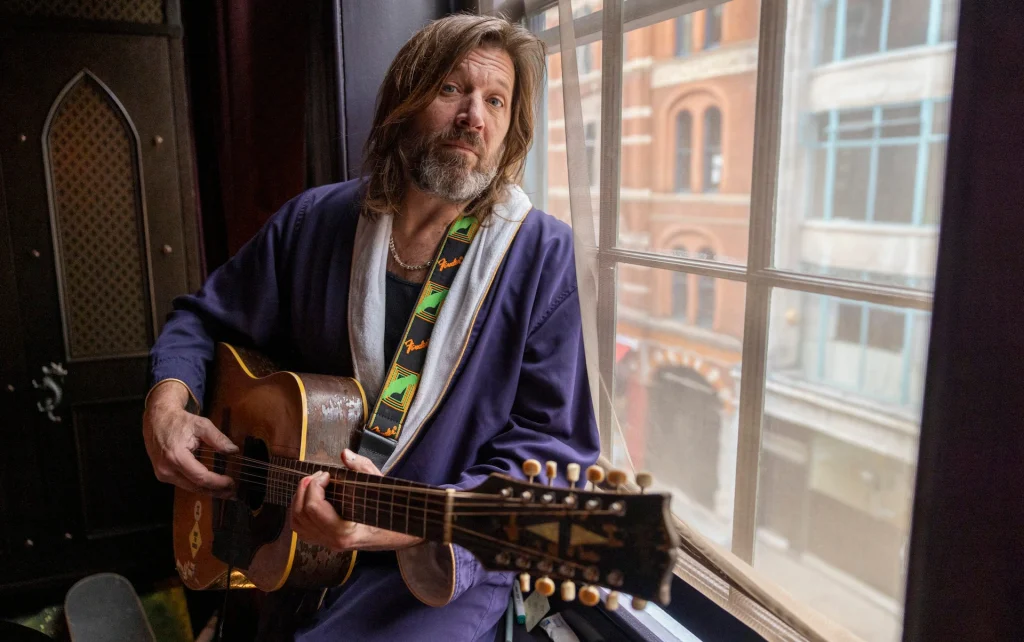Dá-lhe, Evan Dando. Lemonheads anuncia primeiro disco cheio em quase 20 anos e solta a nova “In the Margin”