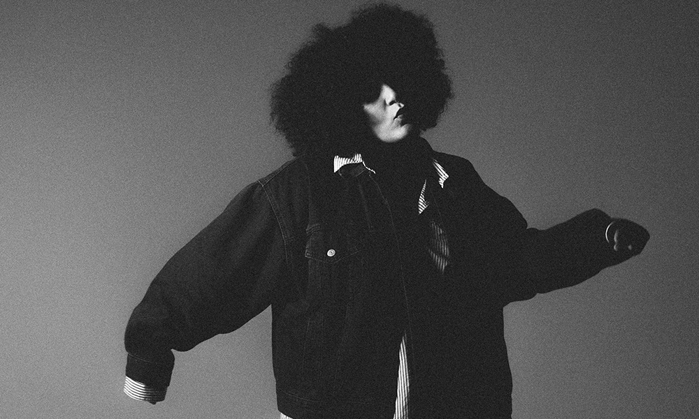 CENA – Em quatro atos, Jadsa retorna “big” ao disco, com o novíssimo e rico “Big Buraco”