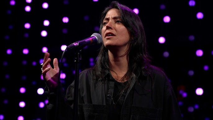 Popnotas – Uma session deliciosa da Sharon Van Etten. O Codeine vem ao Brasil em outubro. O Brian Jonestown Massacre, um mês depois, também vem