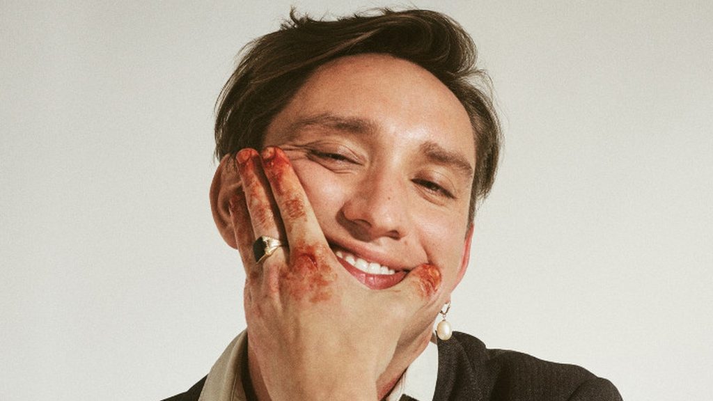 Popnotas – Oliver Sim solta nova música sem o  XX. Bright Eyes anuncia EP que dá sequência ao disco cheio do ano passado. E o último single do primeiro álbum do Blood Orange em sete anos