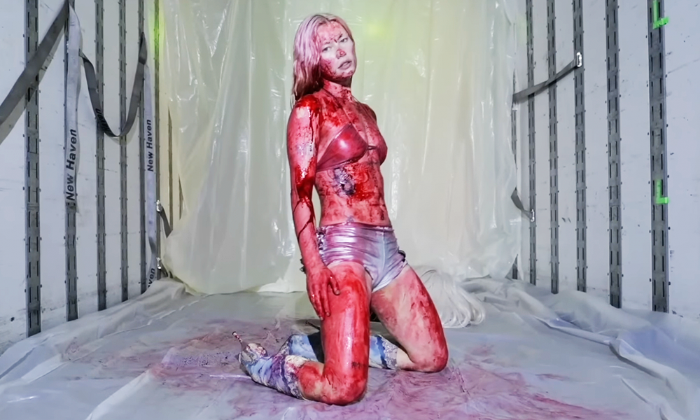 Popnotas – O vídeo novo e sangrento da Wet Leg. O single novo e sangrento da Courtney Barnett. E uma coisa ou outra do disco existencialista da banda baiana Flerte Flamingo (tipo a capa)