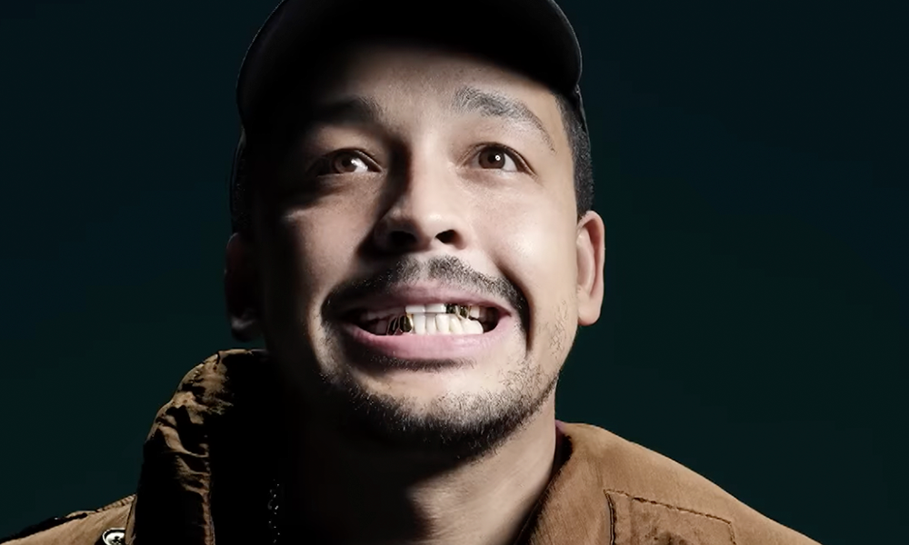 Um dos artistas do ano, Dijon toca duas músicas no “Saturday Night Live”