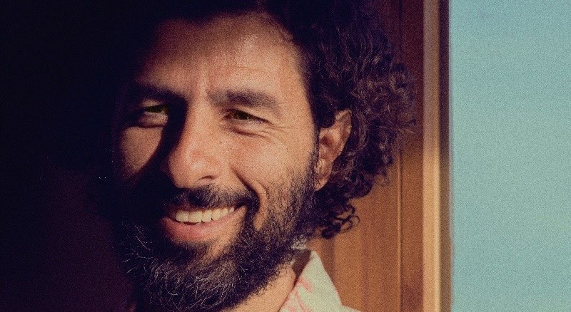 José González volta com sua simplicidade complexa e anuncia primeiro disco em quatro anos