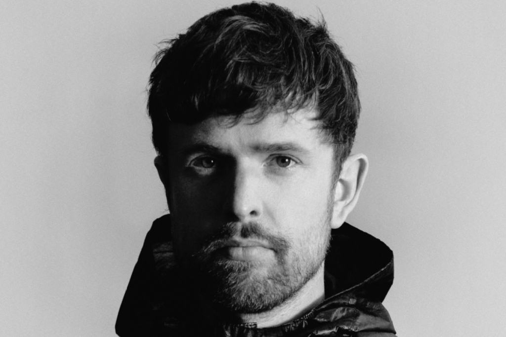 Com sample de Leonard Cohen, James Blake fala sobre a morte do amor e anuncia disco para março
