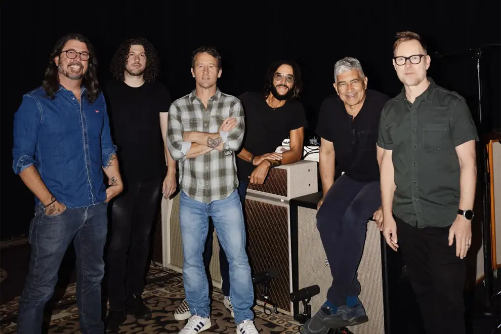 Quem ainda liga para o Foo Fighters? Nós! Banda de Dave Grohl anuncia novo disco e solta a faixa-título, “Your Favorite Toy”