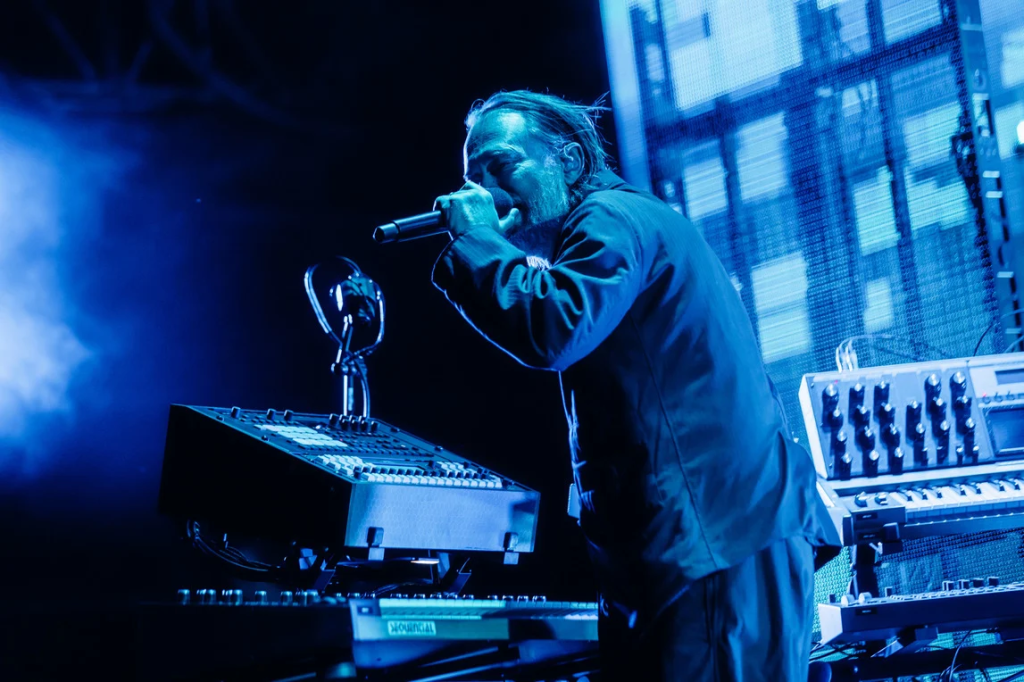 O vídeo que a gente não precisava até saber que ele existe… Apresentação solo de Thom Yorke na Opera House de Sydney ganha lançamento oficial