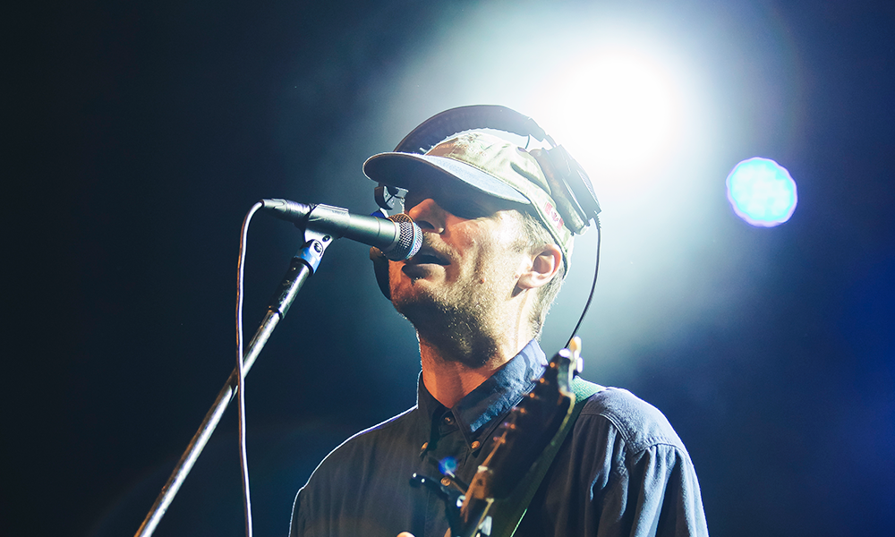 Mac DeMarco volta ao Brasil mais sóbrio e tranquilo. Mas sem perder sua marcante esquisitice